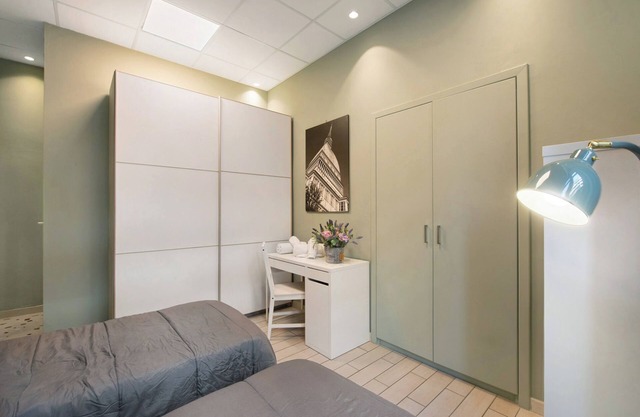 Apartment 'Appartamento Raffaello Dodici' with Wi-Fi and Air Conditioning