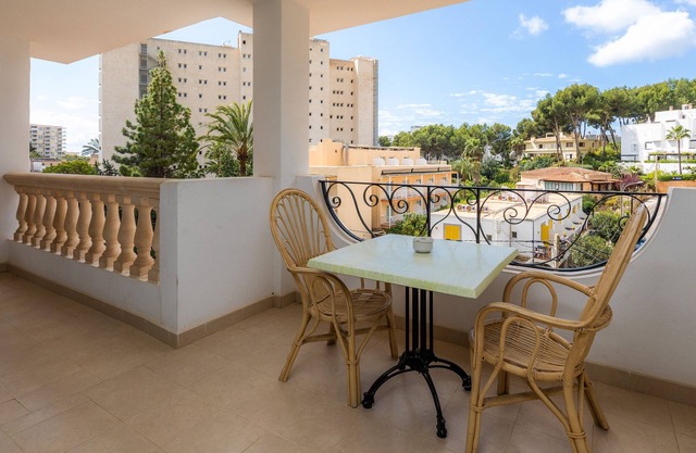 Apartment 'Apto Con Terraza 4' with Private Terrace, Wi-Fi and Air Conditioning