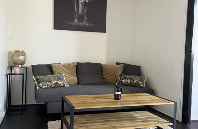 Apartment 'Au Pied Du T2 La Défense' with Wi-Fi