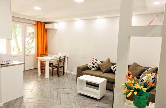 Apartment "B" with a separate bedroom