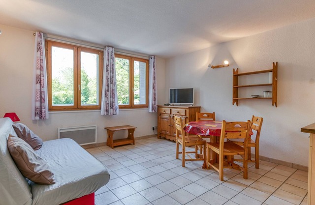 Apartment 'B4 Ecureuil' with Mountain View, Shared Garden and Wi-Fi