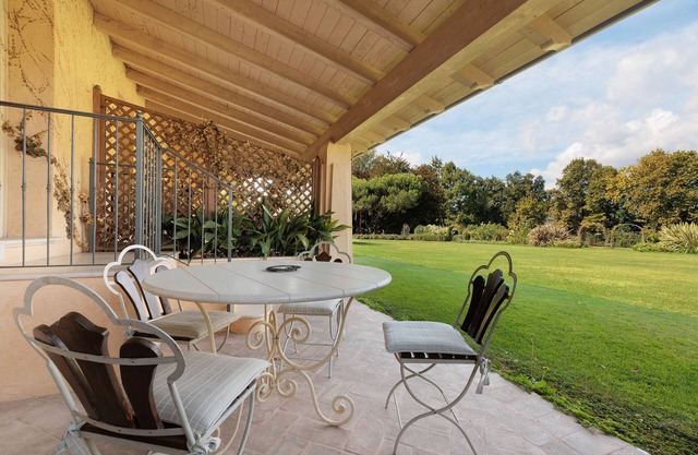 Apartment 'Bilocale Turchese' with Shared Pool, Wi-Fi, and Air Conditioning