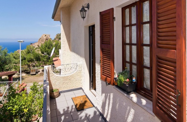 Apartment "Casa Belvedere" with Sea & Mountain View, A/C, Wi-Fi, Garden, Terrace & Balcony