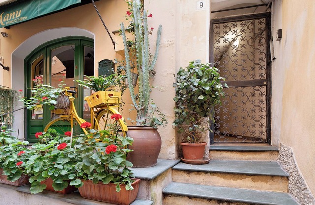 Apartment 'Casa Elena' with Wi-Fi and Air Conditioning