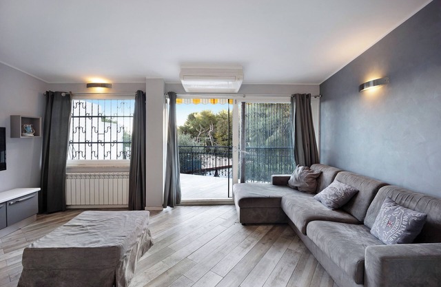 Apartment Casa gioia with Sea View, Garden and Wi-Fi