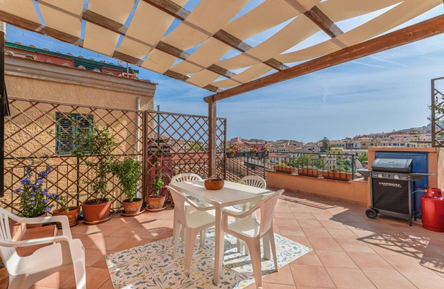 Apartment 'Casa La Torre' with Sea View, Shared Terrace and Wi-Fi