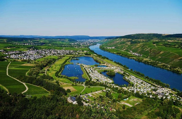 Apartment 'Casa Mosella' with Mountain View, Balcony and Wi-Fi