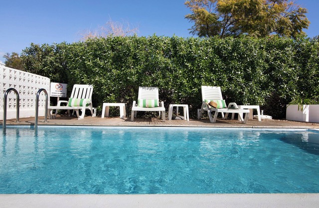 Apartment 'Casa Xarém - Vinhas De Nexe' with Shared Pool, Wi-Fi and Air Conditioning