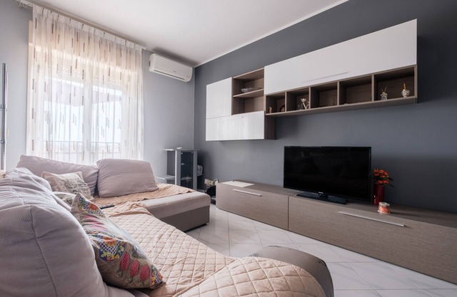 Apartment 'Castle' with Sea View, Private Terrace and Balcony