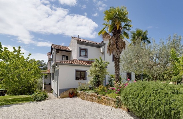 Apartment Dado III with Balcony