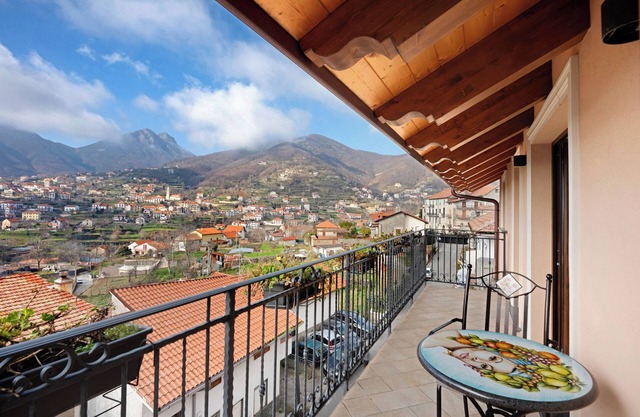 Apartment 'Donna Sofi' with Sea View, Wi-Fi and Air Conditioning