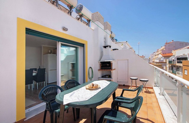 Apartment 'Dourado Duplex' with Balcony, Wi-Fi and Air Conditioning