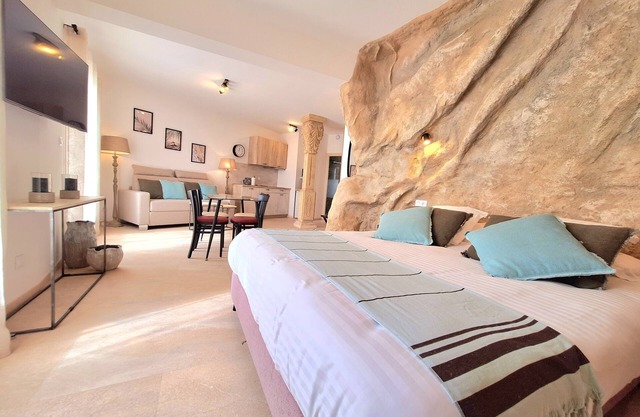 Apartment "Ecrin de Pierre" - Domaine de la Mautanne *