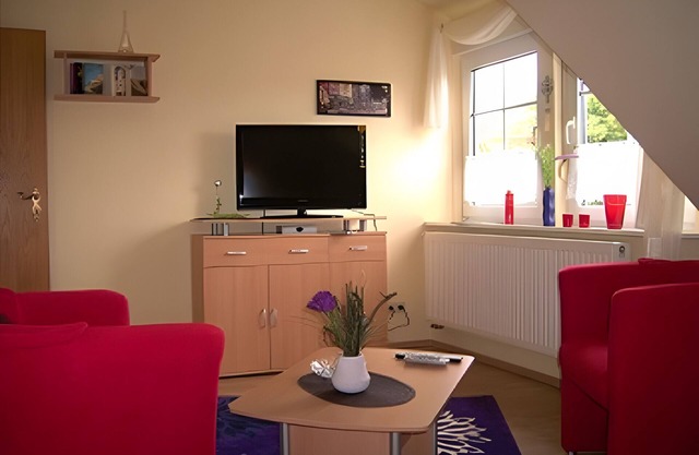 Apartment 'Familie Obst' with Shared Garden and Wi-Fi