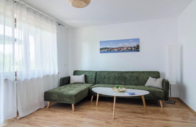 Apartment Ferienwohnung zum Hecht with Wi-Fi & Balcony
