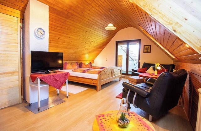 Apartment 'Ferienwohnung Susi' with Mountain View, Balcony and Wi-Fi