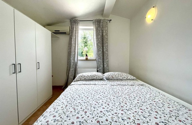 Apartment G&G Green with swimming pool