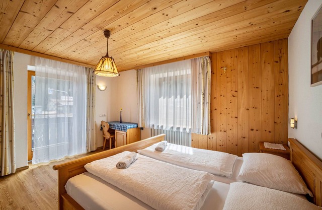 Apartment 'Gartnerhof Rose' with Mountain View, Shared Garden and Wi-Fi