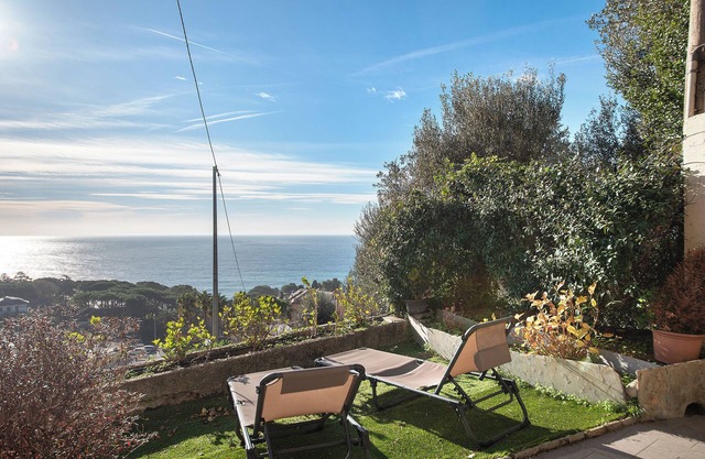 Apartment 'Gli Ulivi Di Bogliasco - Ulivi 4' with Sea View, Wi-Fi and Air Conditioning