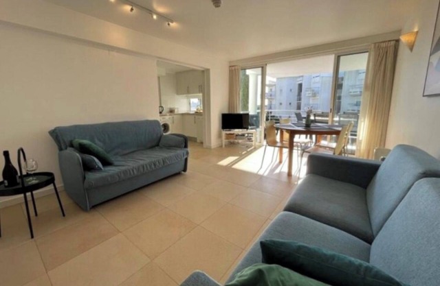 Apartment 'Golden Sea' with Shared Pool, Wi-Fi and Air Conditioning