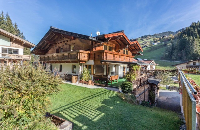 Apartment "Hörbiger" with Mountain View, Balconies & Wi-Fi