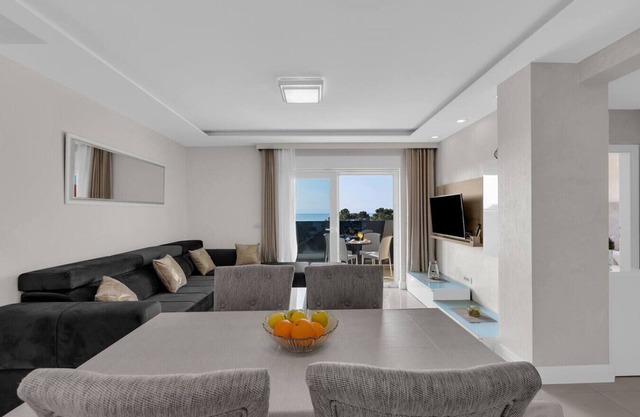 Apartment Hrvoje -only 50m to the sea