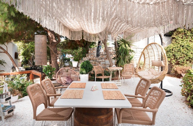 Apartment In A Hotel 'Sun Rock Boutique - Villa Pansy' with Private Terrace and Air Conditioning