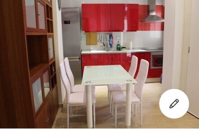 Apartment in Avd. de Europa with private parking space.