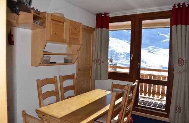 Apartment in central Val Thorens on the slopes - magnificent view!