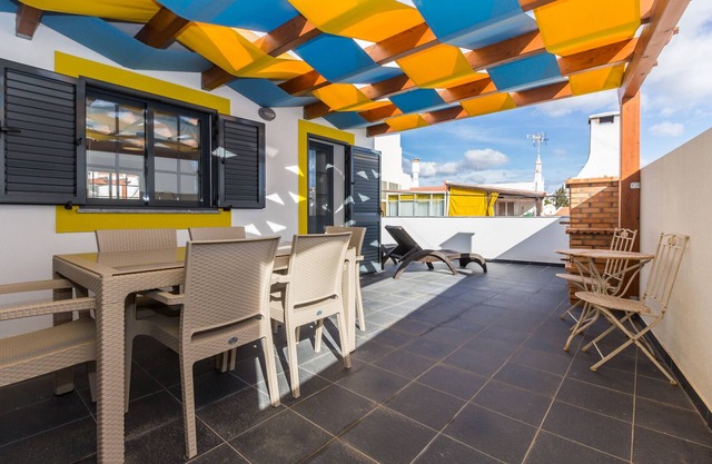 Apartment in condominium with pool/WIFI 2 minutes from the beach by AlgarveManta (2T3)