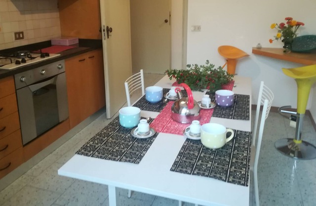 Apartment in detached house 200 meters from the sea, with large garden and park