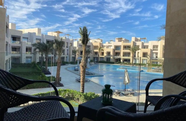 Apartment in El Gouna – Hurghada | Pool View, Beach Access & Terrace