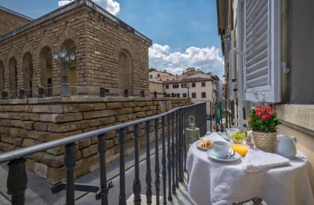 Apartment in Florence with 4 bedrooms sleeps 12