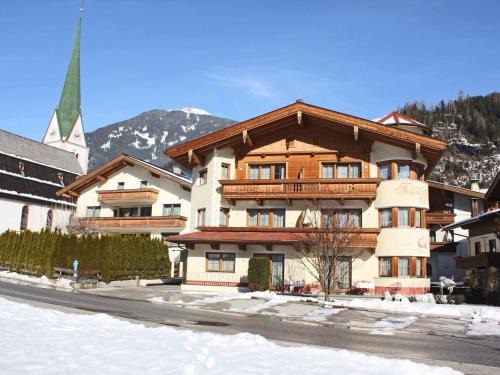 Apartment in Kaltenbach near Ski Lift