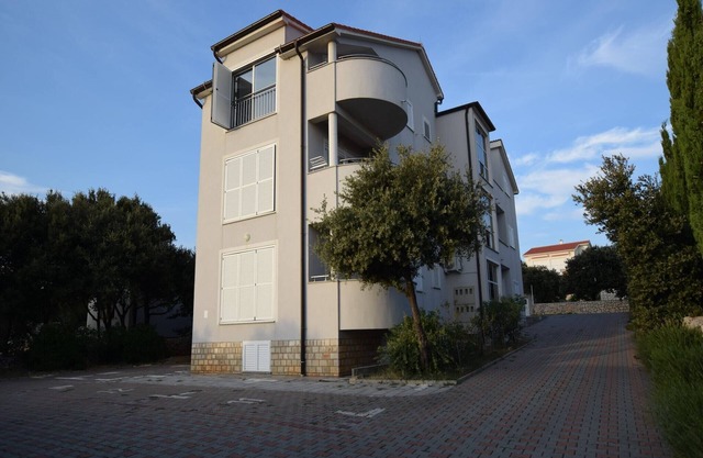 Apartment in Mandre near the Sea