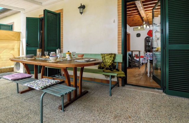 Apartment 'In Mezzo Ai Girasoli' with Private Terrace and Air Conditioning