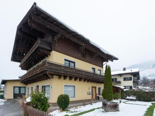 Apartment in Niedernsill near Ski Slopes