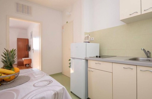 Apartment in Omiš with Seaview, Balcony, Air condition, WIFI (161-4)