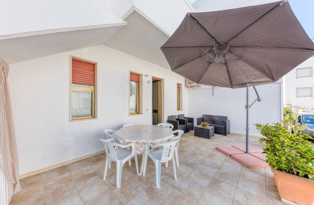 Apartment 'Trande' with Balcony, Wi-Fi and Air Conditioning