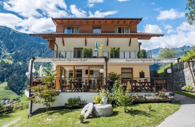 Apartment “Hofschenke Pfeiftal Almenrausch” with Terrace, Garden & Wi-Fi