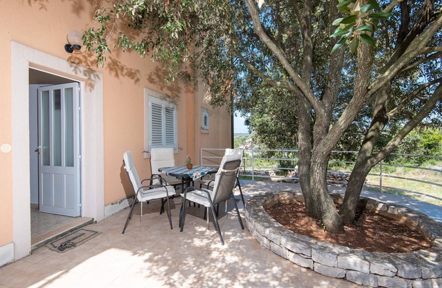 Apartment Ivona (35247-A1) - Loviste