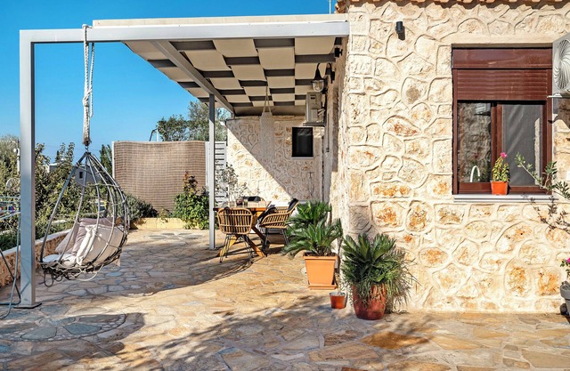 Apartment "Key" with Private Garden, Terrace & Wi-Fi