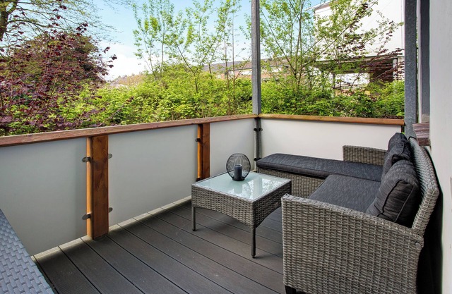 Apartment "Komfortable Ferienwohnung Nähe Südstrand" with Balcony & Wi-Fi