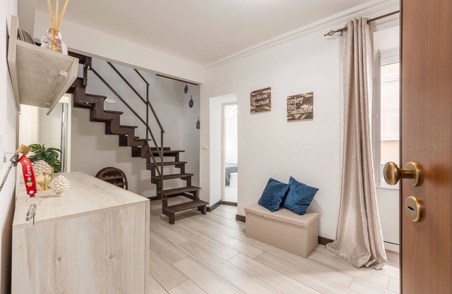 Apartment 'La Loggia' with Private Terrace, Wi-Fi and Air Conditioning