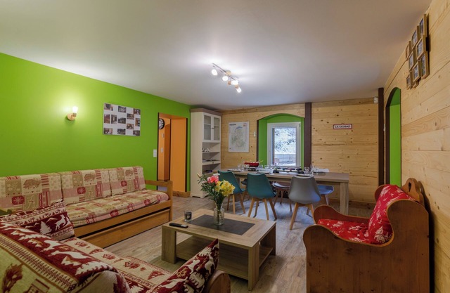 Apartment "La Marmotte" in House with Mountain View and Private Terrace