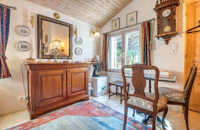 Apartment 'Le Clos Napoleon Bed Et Breakfast' with Shared Terrace, Shared Garden and Wi-Fi