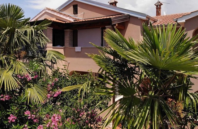 Apartment Leonard, FAP A4 (2+2) one bedroom, for max 4 pax, nice area of Poreč city