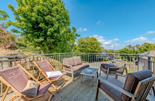 Apartment 'Les Terrasses De La Palud' with Sea View and Private Terrace