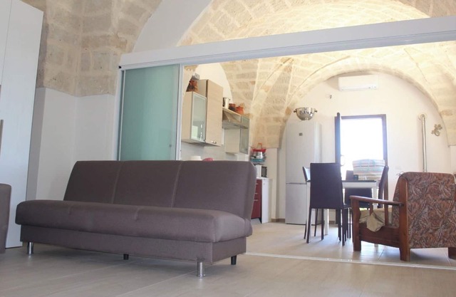 Apartment 'Marasco House In Brindisi' with Private Garden and Air Conditioning