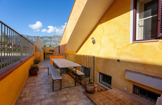 Apartment "Mariposa" with Mountain View, Shared Terrace & Wi-Fi